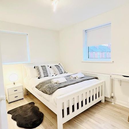 New Fully Furnished Cosy Home Balderton Esterno foto