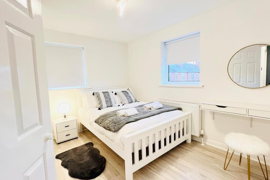 New Fully Furnished Cosy Home Balderton Esterno foto